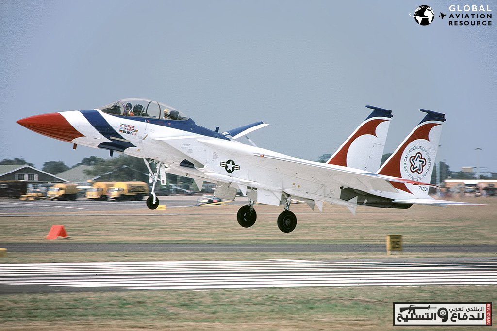 نموذج الأول لطائرة F-15