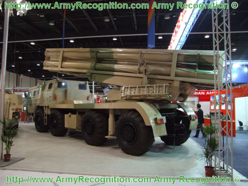 AR1A_300_mm_multiple_rocket_launcher_system_China_Chinese_IDEX_2009_show_news_daily_001.jpg