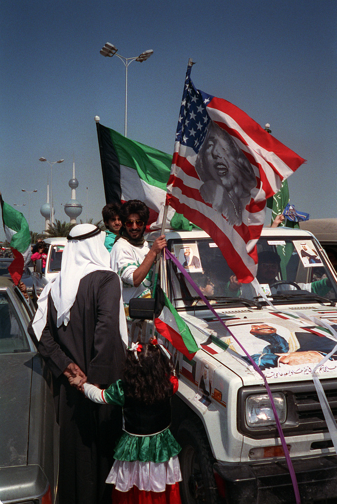 kuwaiti-citizens-in-automobiles-and-on-foot-celebrate-the-retreat-of-iraqi-5eb4dc-1024.jpg