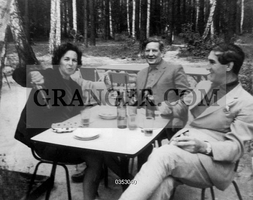 0353040-KIM-PHILBY-1912-1988-British-intelligence-officer-and-double-agent-for-the-Soviet-Union-In-Moscow-with-Melinda-Maclean-and-his-son-in-law-Jeffrey-Abbott-Photographed-by-his-daughter-Josephine-1967-Full.jpg