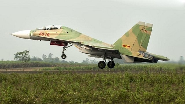 Vietnam_takes_delivery_of_two_more_Su_30MK2_multi_role_fighter_jets_640_001.jpg