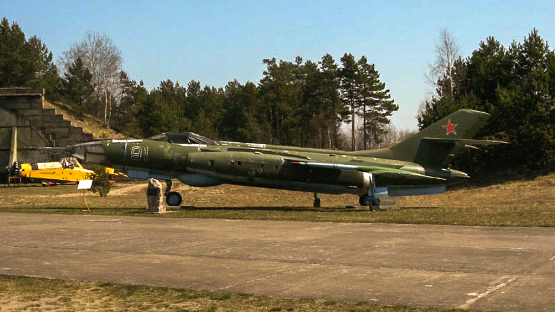Jak-28r-05.jpg
