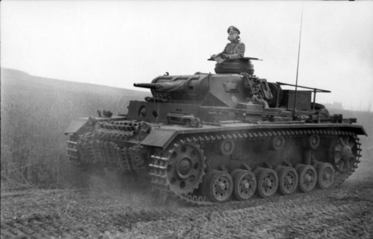 panzer-iii-in-yugoslavia-with-a-striking-loop-antenna-on-the-engine-compartment-photo-bundesarchiv-bild-101i-185-0137-14a-grimm-arthur-cc-by-sa-3-0-741x476.jpg