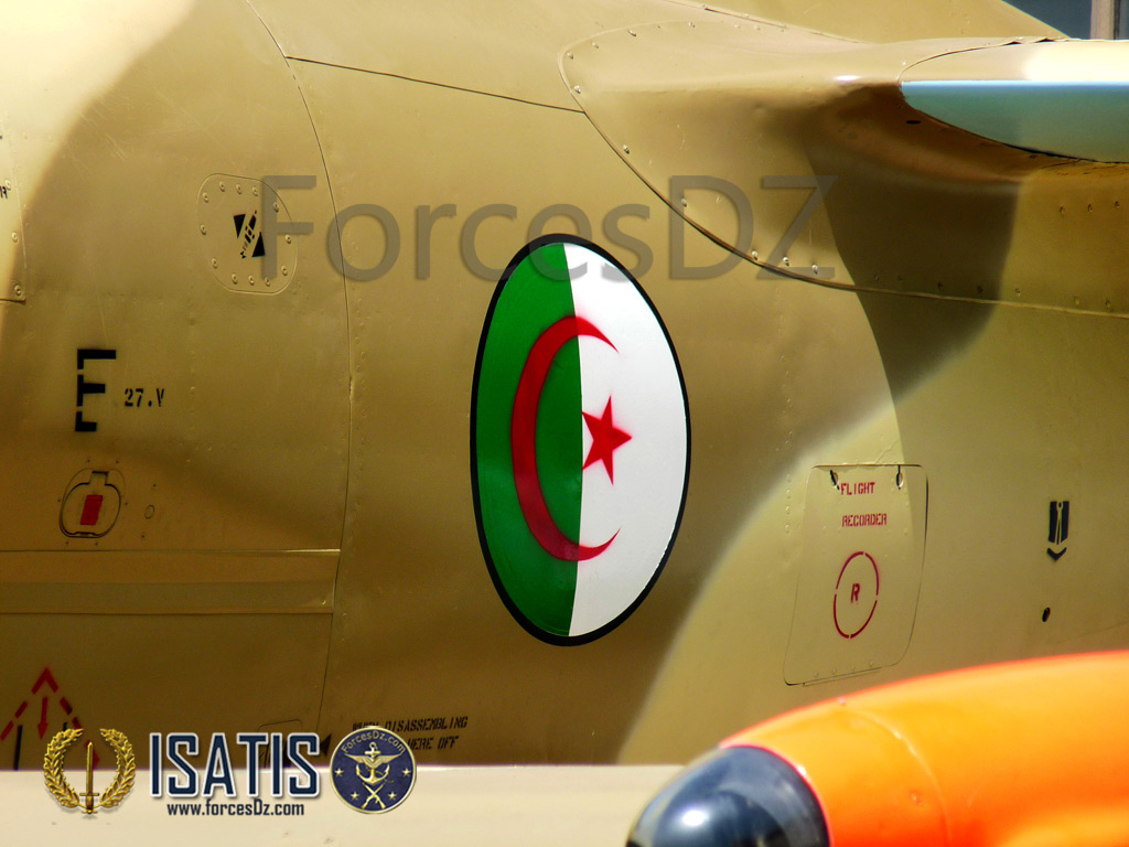 معرض الجيش الوطني الشعبي +الصناعة العسكرية الجزائرية -متجدد - صفحة 7 695372EE7