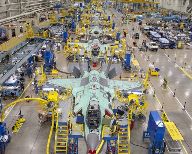 Lockheed_Martin_wins_920_mn_contract_for_production_of_94_F_35_Lighting_II_fighter_aircraft_640_001.jpg