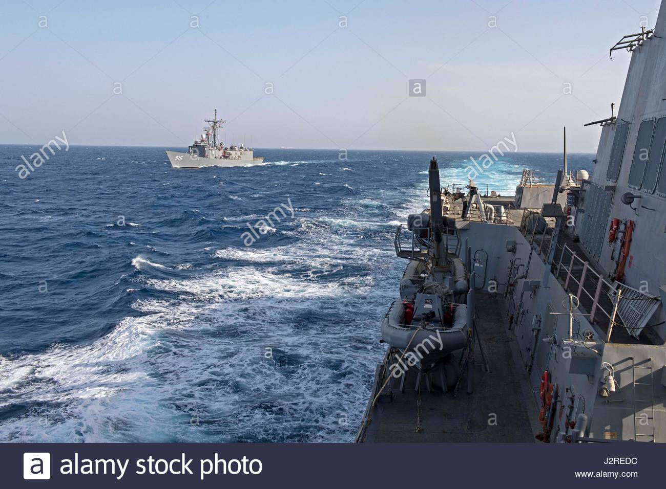 170425-n-nb178-297-red-sea-april-25-2017-egyptian-guided-missile-frigate-J2REDC.jpg