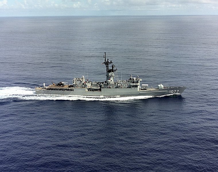 760px-USS_Ouellet_FF-1077.jpg