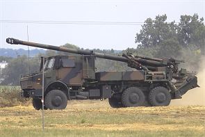 Caesar_Unimog_Chassis_wheeled_self-propelled_howitzer_camion_equipe_systeme_artillerie_France_French_army_left_side_view_001.jpg
