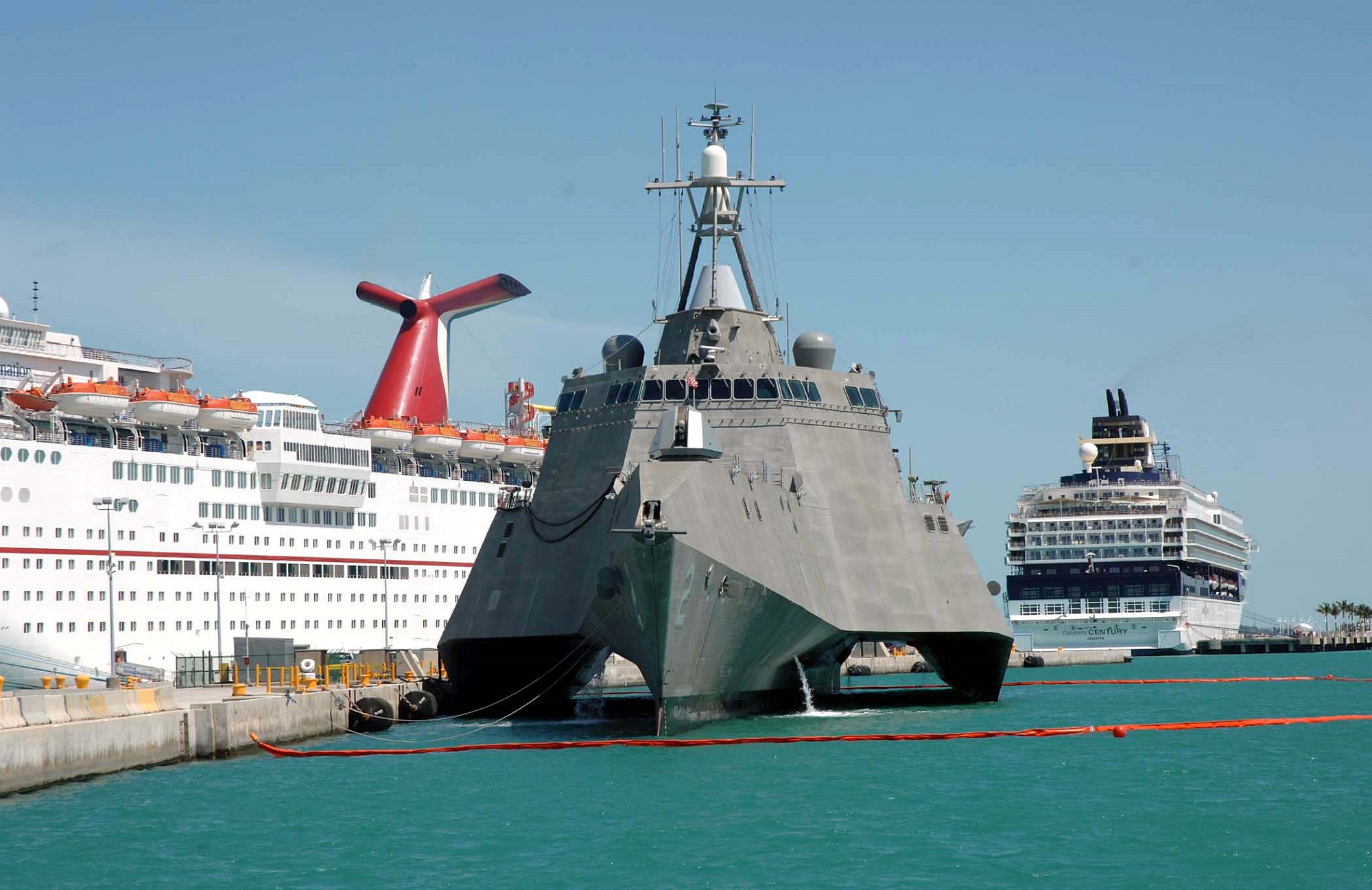 lcs-independence-and-cruise-ships.jpg
