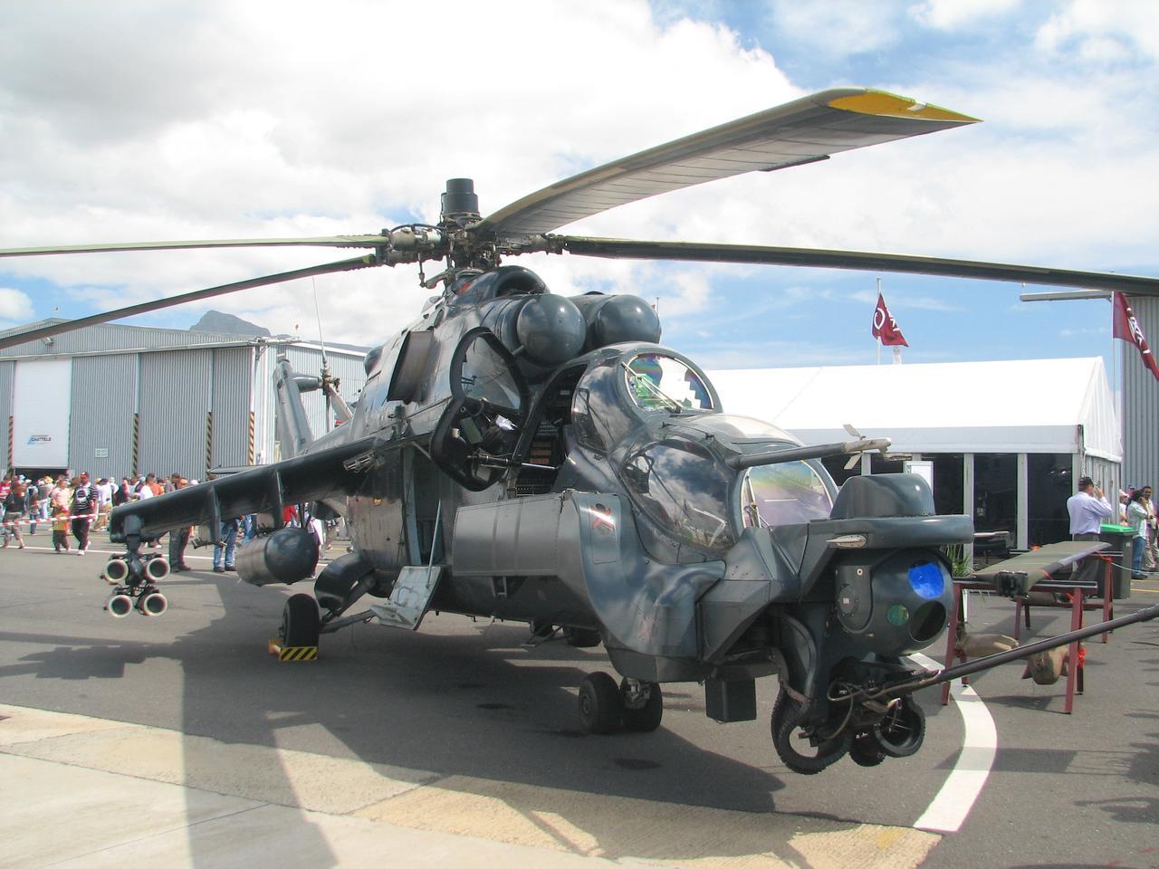 Mi-24_Super_Agile_Hind_on_ground_2006.jpg