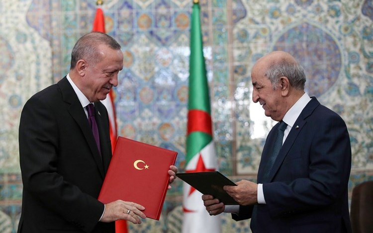 الجزائر مهتمة بالأسلحة التركية منها طائرة بيرقدار