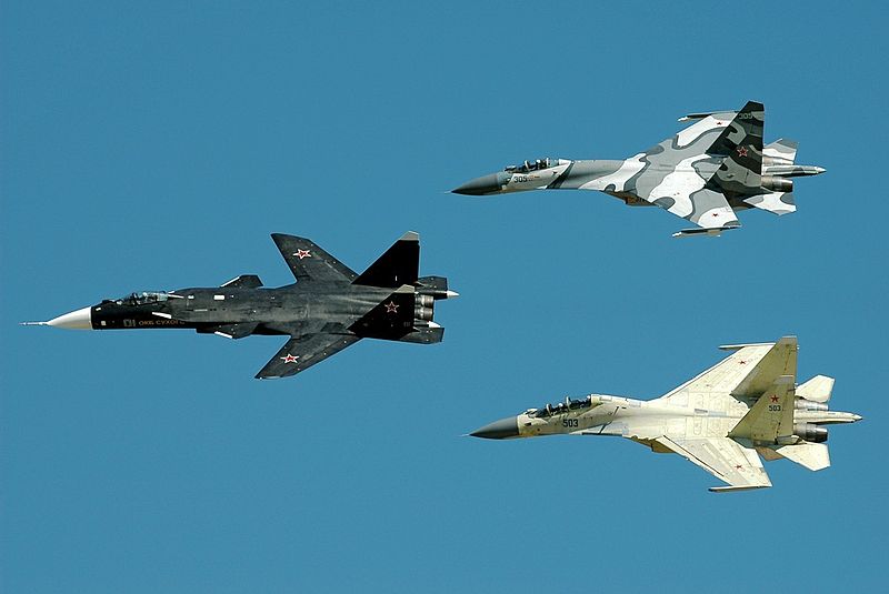 800px-Sukhoi_Su-47_in_formation%2C_2005.jpg