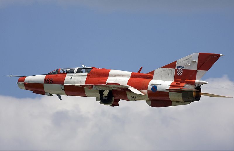 800px-Croatian_Air_Force_Mikoyan-Gurevich_MiG-21UMD_Lofting-1.jpg