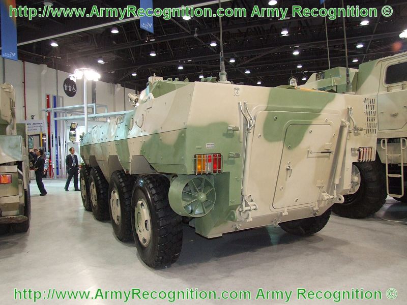 VN1_Type_07P_8x8_wheeled_armoured_vehicle_personnel_carrier_China_Chinese_IDEX_2009_002.jpg