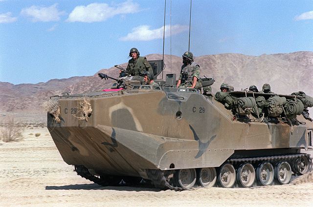 LVTP-7_tracked_amphibious_assault_vehicle_US_Marine_Corps_defense_imagery_mil_001.jpg