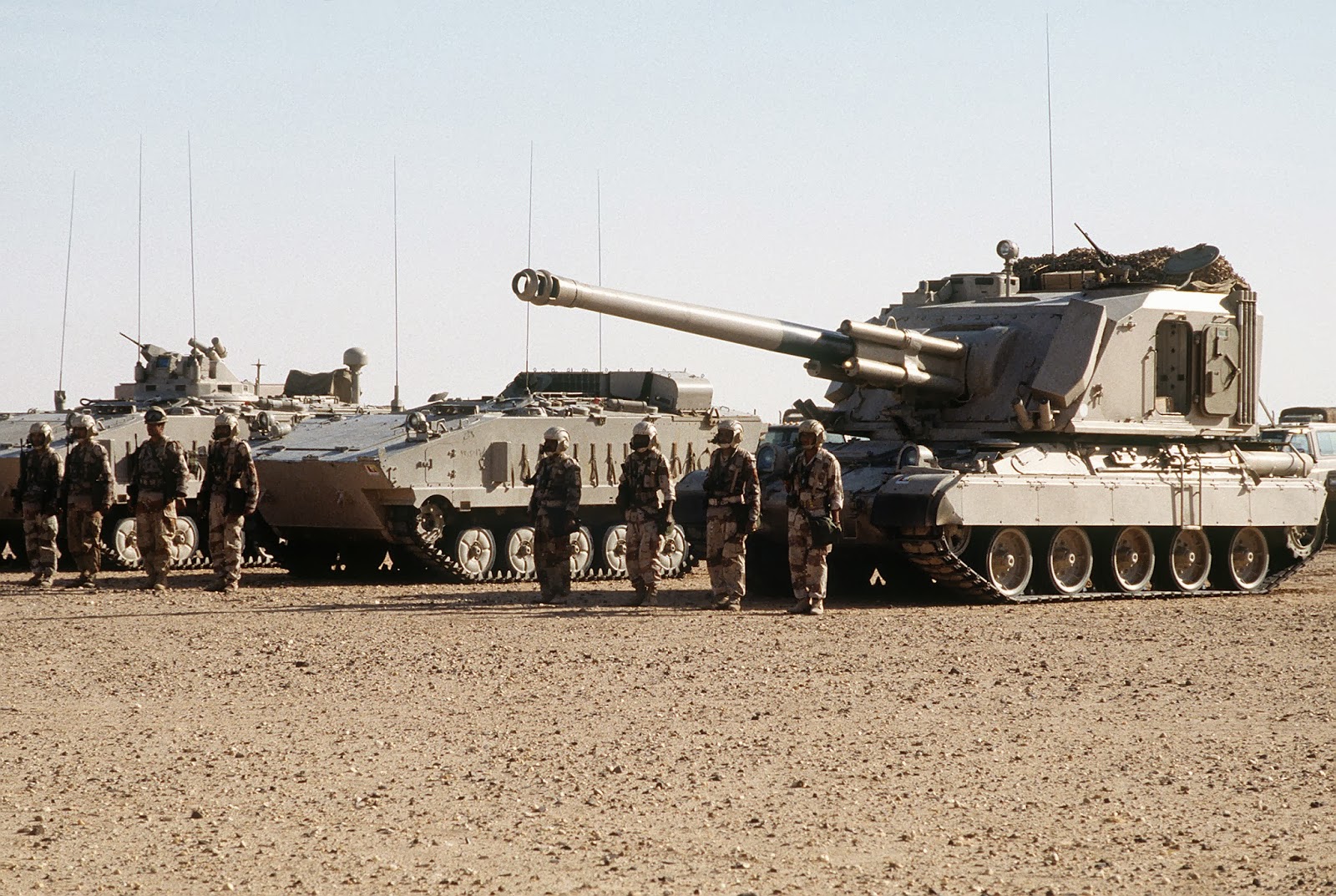 Saudi+AuF1_and_AMX-10P.JPEG