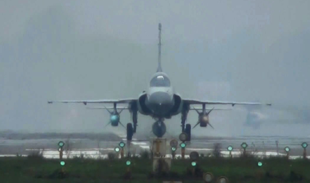 JF-17+Thunder+C-802A+kg+Anti-Ship+cruise+missile+air+to+ground+range+180+kilometers+255+c803+yj83+PLAAF+Navy+attack+operational+maritime+fighter+jet+pakistan+air+force+china+%25283%2529.jpg