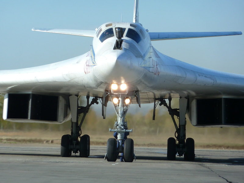 Tupolev+Tu-160+Blackjack+supersonic%252C+variable-sweep+wing+heavy+strategic+bomber+Russian+Air+Force+spmvsk17-ppk+Taxiing%252C+takeoff%252C+landing%252C+flying+%25282%2529.jpg