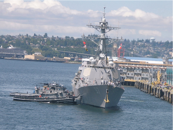 Tugs+push+USS+Halsey+(DDG-97)+to+pier.JPG