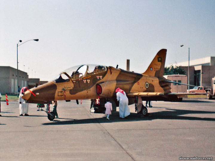 1991-gulf-war_rsaf_bae-hawk-mk.65-at-dhahran.jpg