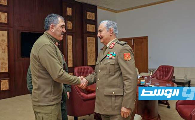 حفتر ونائب وزير الدفاع الروسي في لقاء بمدينة بنغازي، 28 يناير 2024. (القيادة العامة)