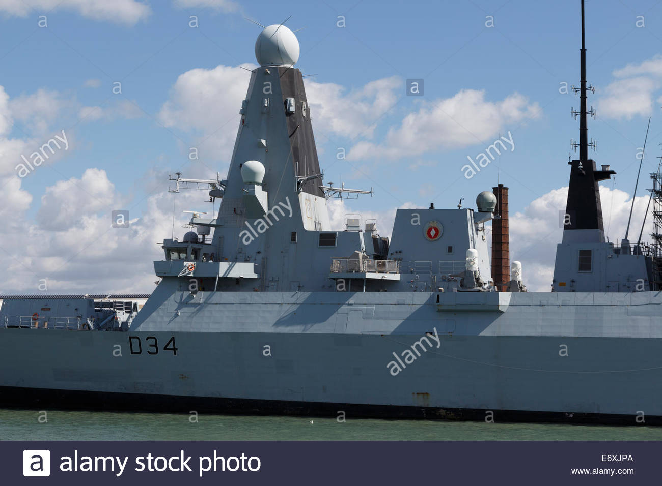 hms-diamond-d34-type-45-daring-class-air-defence-portsmouth-docks-E6XJPA.jpg