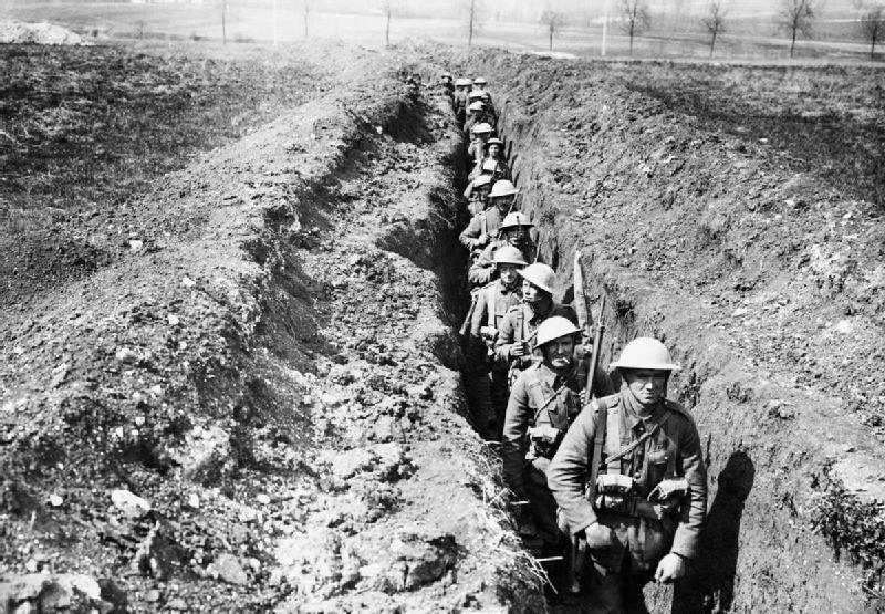 Trench_warfare_soon_developed_on_the_Western_Front_during_WWI.jpg