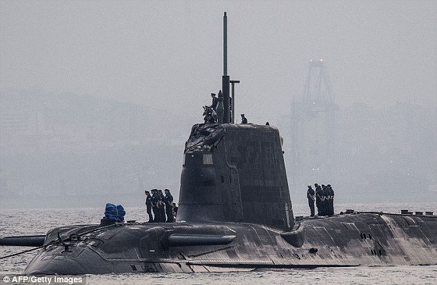 36731CAC00000578-3700175-Embarrassing_The_HMS_Ambush_submarine_pictured_was_submerged_and-a-14_1469084378688.jpg