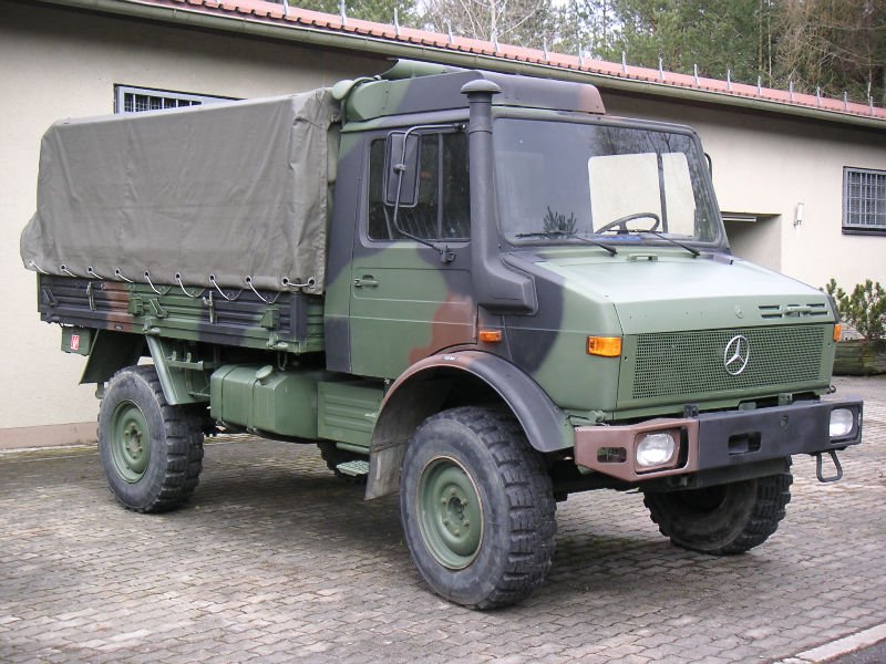 Mercedes_Benz_Unimog_1300L_4x4_Military_Army.jpg