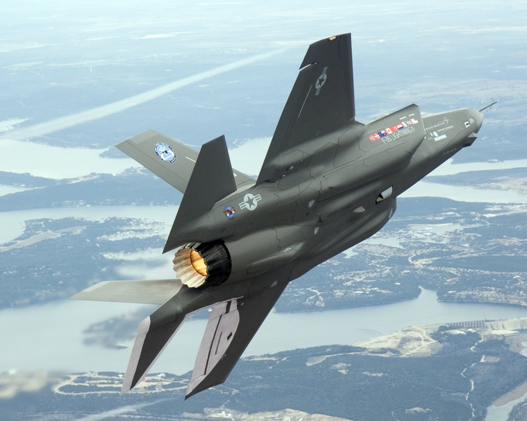 AIR_F-35_Left_Wingover_Rear_View_lg.jpg