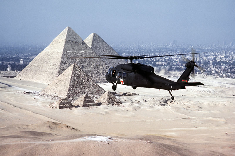 AIR_UH-60_MEDEVAC_US_Pyramids_Brite_Star_1983_lg.jpg