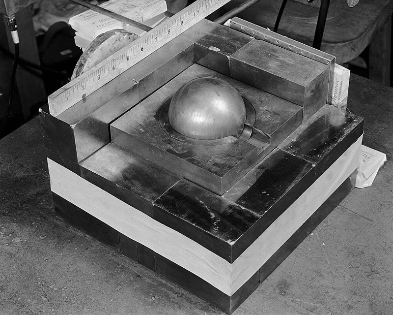 Partially-reflected-plutonium-sphere.jpeg