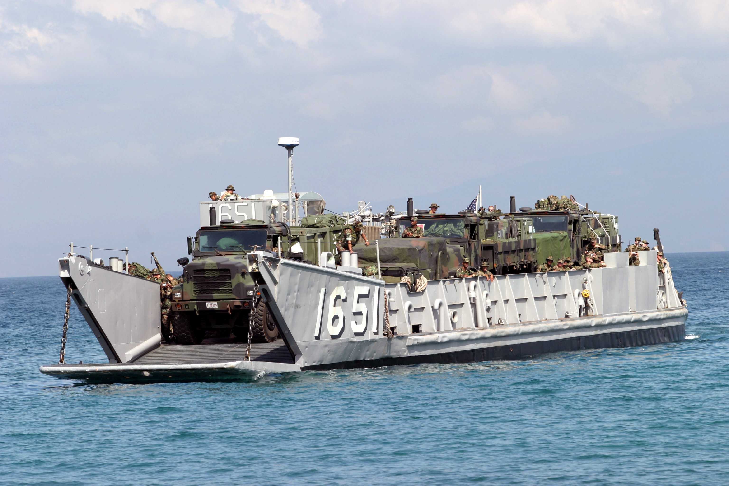 US_Navy_040223-M-4806Y-043_A_Landing_Craft_Utility_(LCU)_arrives_just_offshore_to_unload_supplies_and_equipment_in_support_of_exercise_Balikatan_2004.jpg