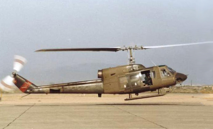 Bell_214,_Oman_1982.jpg