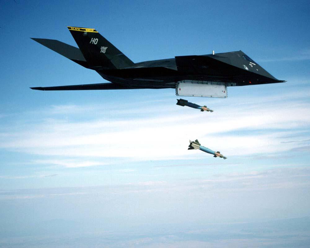 F-117_Nighthawk_(2152064930).jpg