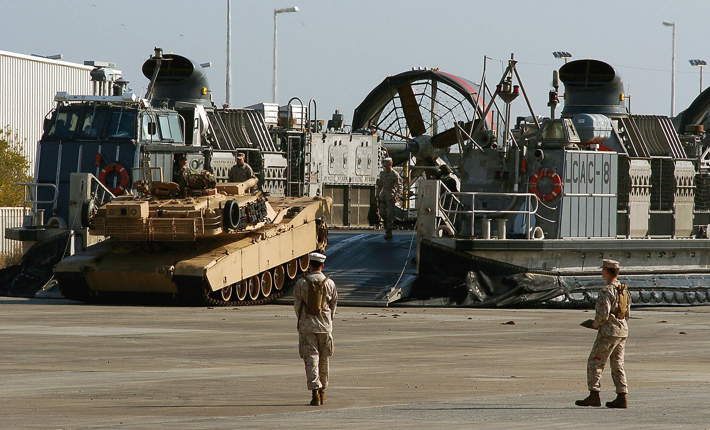 US_Navy_080105-N-6597H-529_A_landing_craft_air_cushion_(LCAC)_hovercraft_offloads_an_M-1A1_Abrams_tank_attached_to_the_11th_Marine_Expeditionary_Unit.jpg