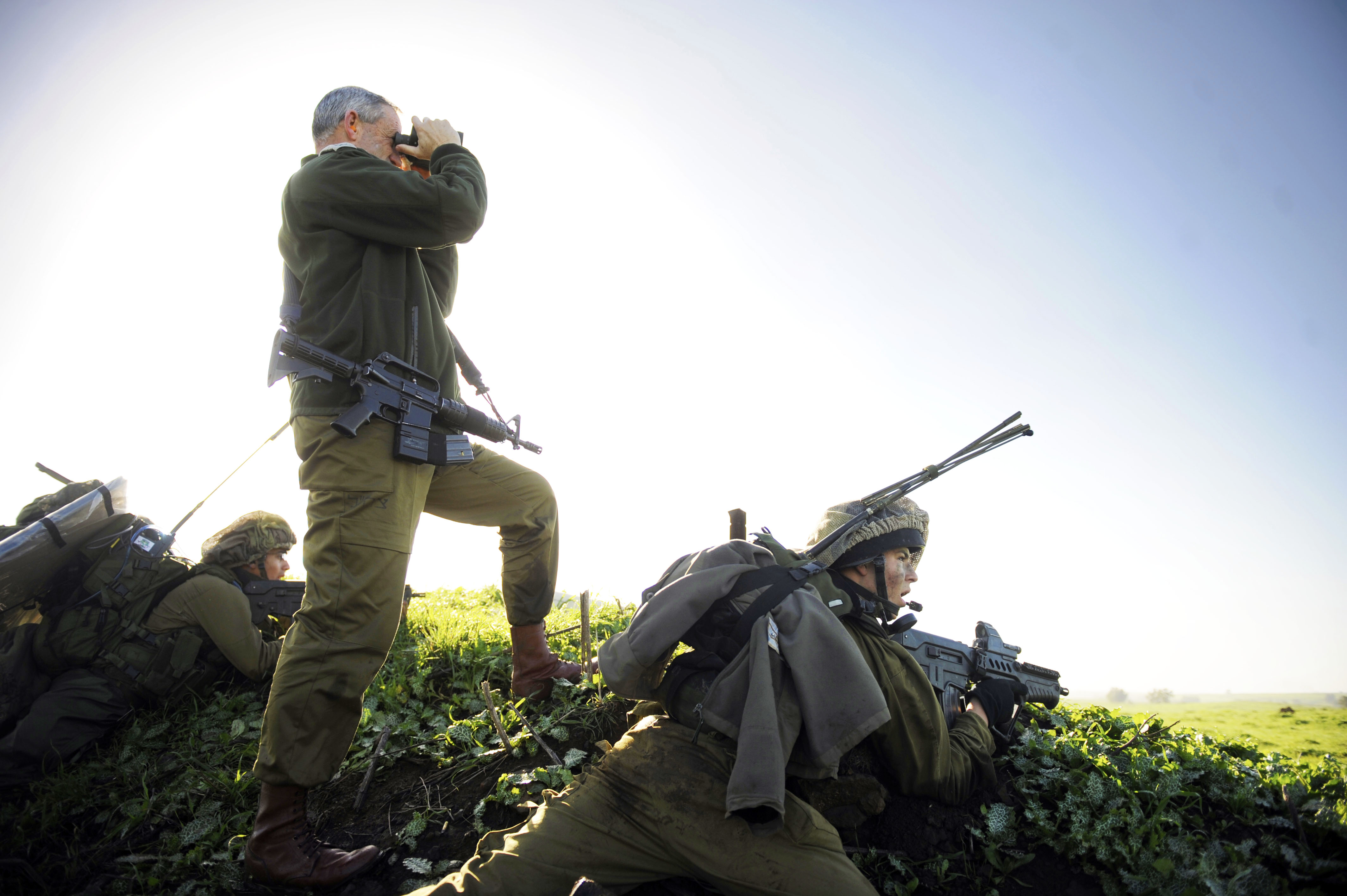 Flickr_-_Israel_Defense_Forces_-_Chief_of_Staff_Lt._Gen._Benny_Gantz_at_Barak_Battalion_Drill,_March_2011_(1).jpg