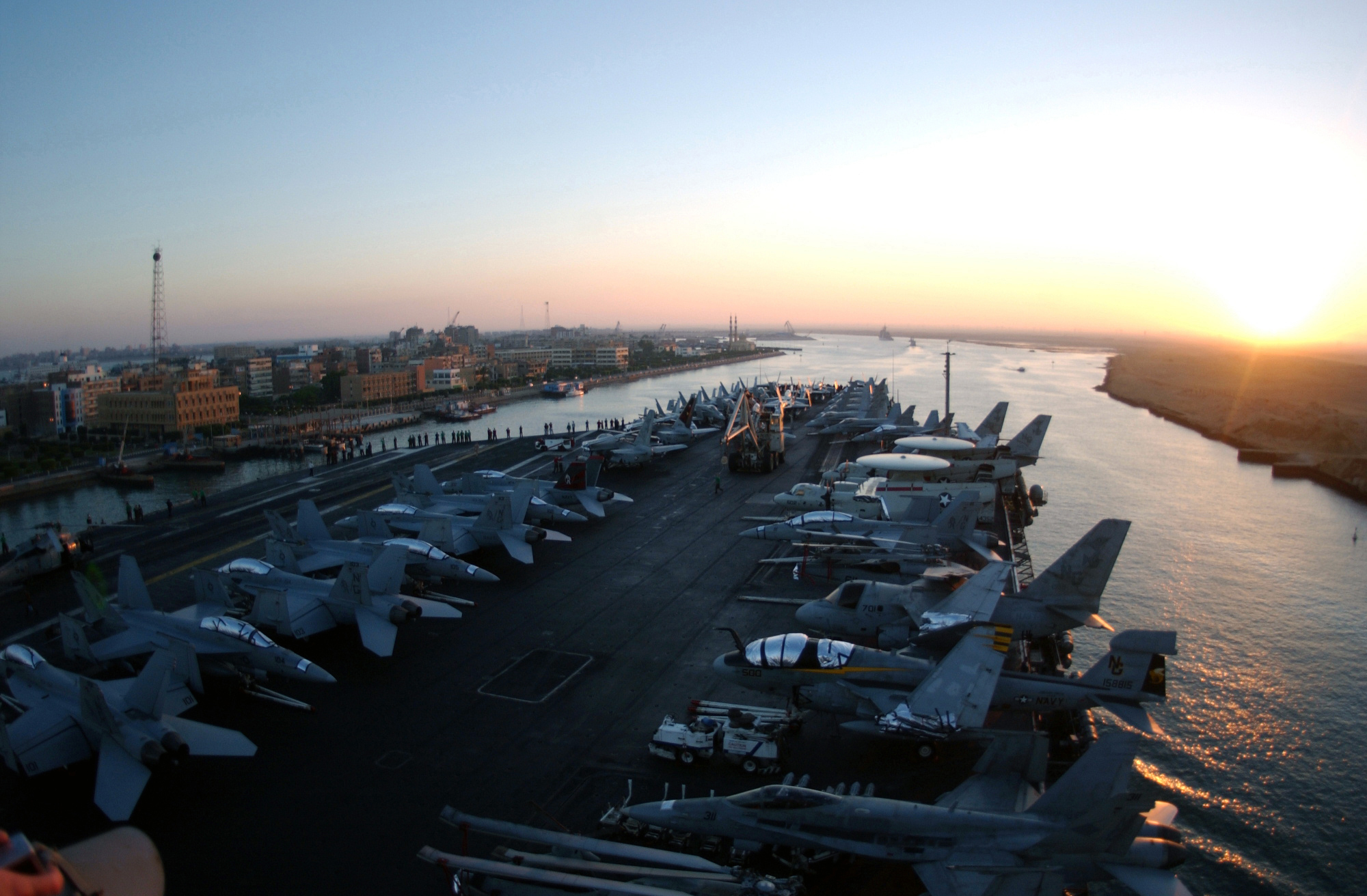 US_Navy_050708-N-0380T-039_During_the_early_morning_hours_the_Nimitz-class_aircraft_carrier_enters_the_Suez_Canal_to_begin_its_transit_to_the_Mediterranean_Sea.jpg
