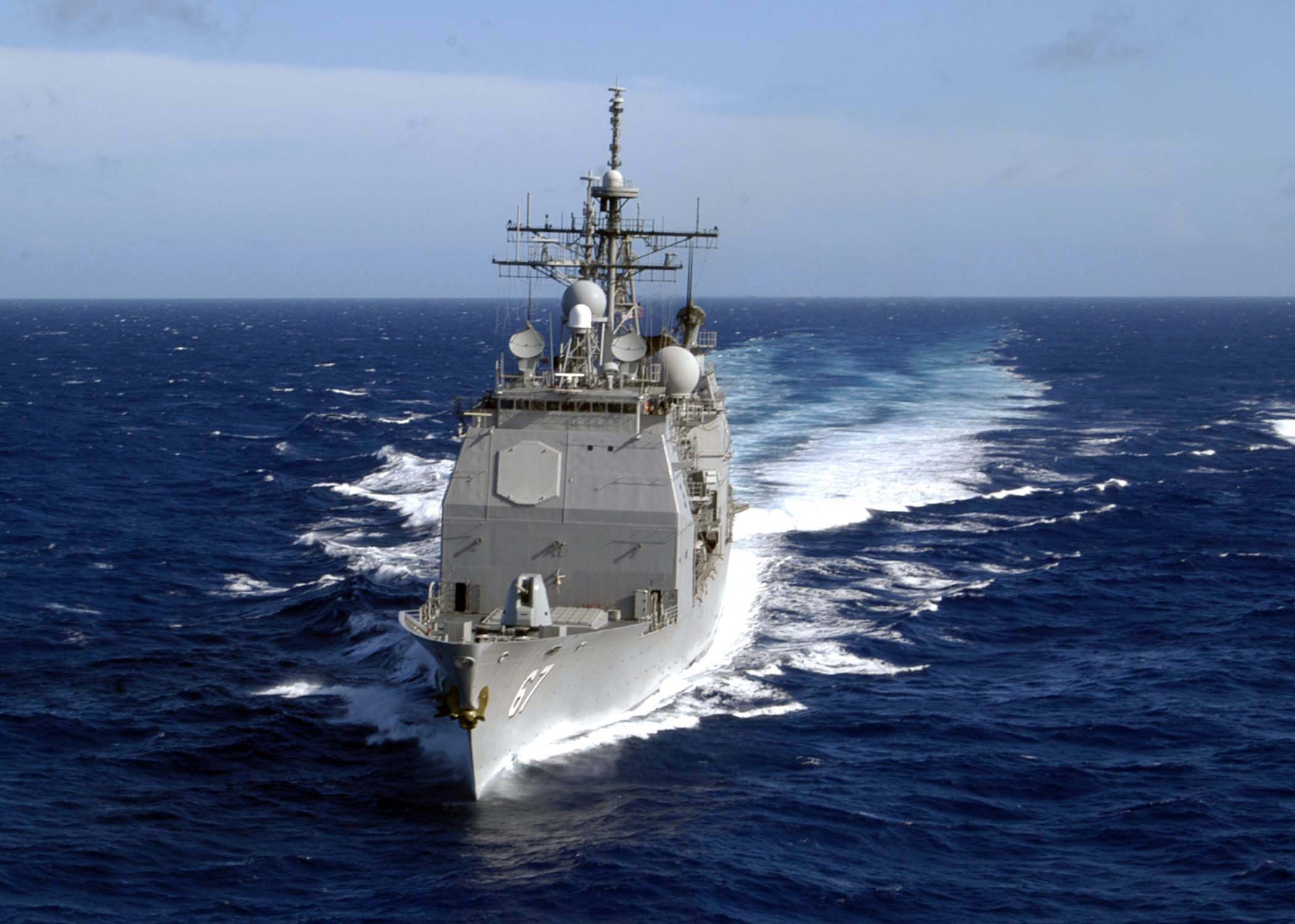 US_Navy_041221-N-1229B-038_he_guided_missile_cruiser_USS_Shiloh_(CG_67)_underway_in_the_Western_Pacific_Ocean.jpg