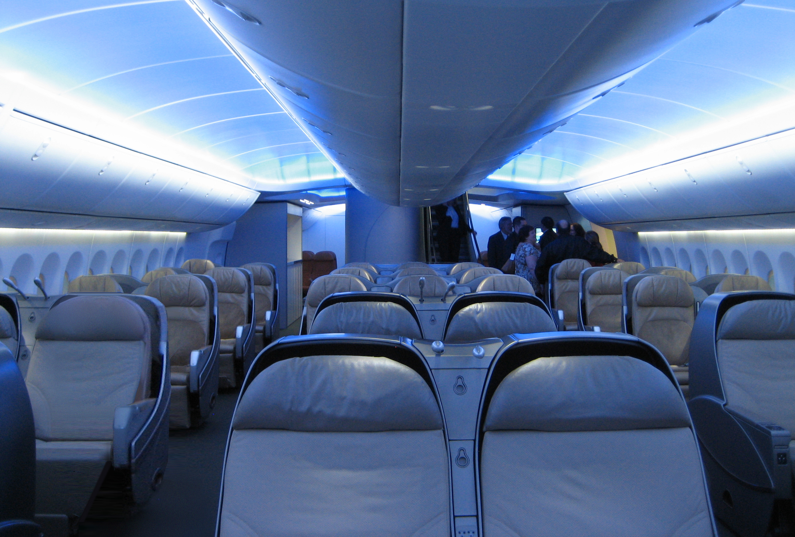 Interior_Boeing_747-8_Intercontinental_main_deck.jpg