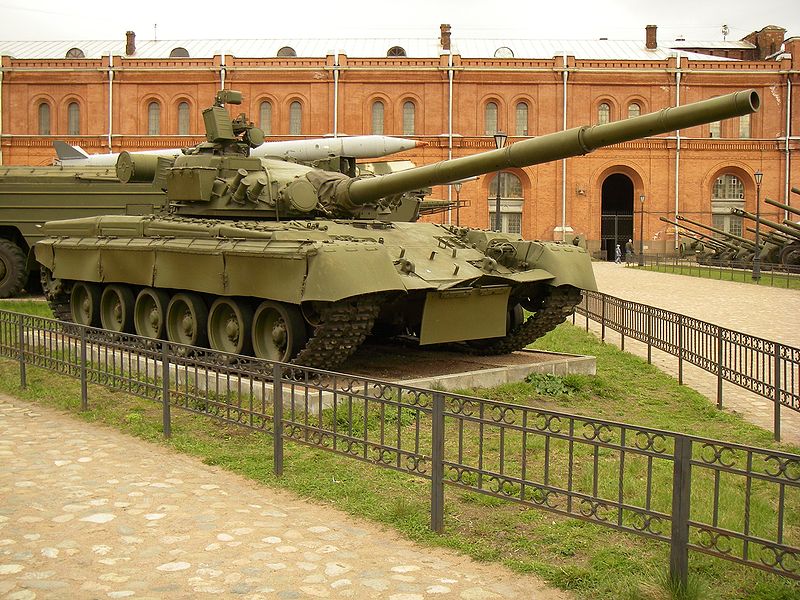800px-T-80_in_Saint-Petersburg.jpg