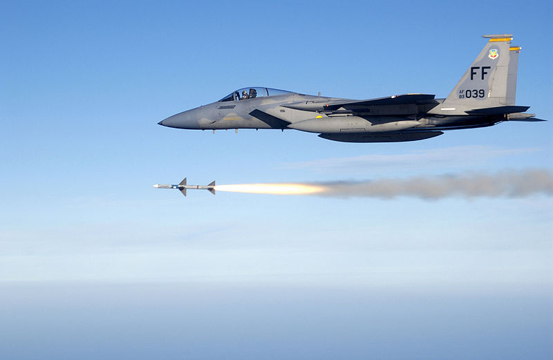 800px-USAF_F-15C_fires_AIM-7_Sparrow.jpg
