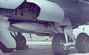 300px-MiG-31_gear_and_R-33.jpg