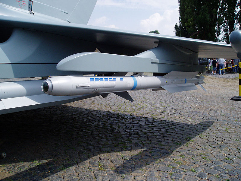 800px-IRIS-T_air-to-air-missile.jpg
