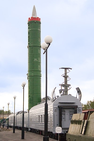 400px-RT-23_ICBM_complex_in_Saint_Petersburg_museum.jpg