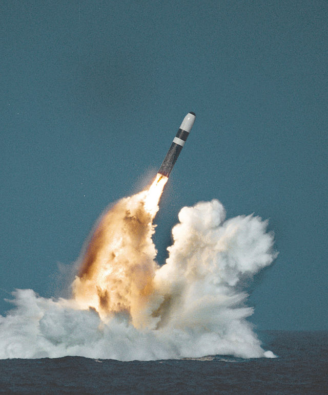 640px-Trident_II_missile_image.jpg