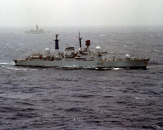 640px-HMS_Coventry_D118.jpg