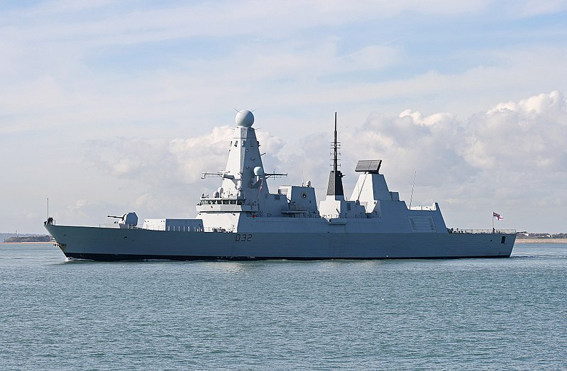 800px-HMS_Daring-1.jpg