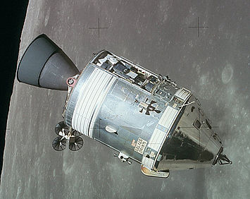 355px-Apollo_CSM_lunar_orbit.jpg