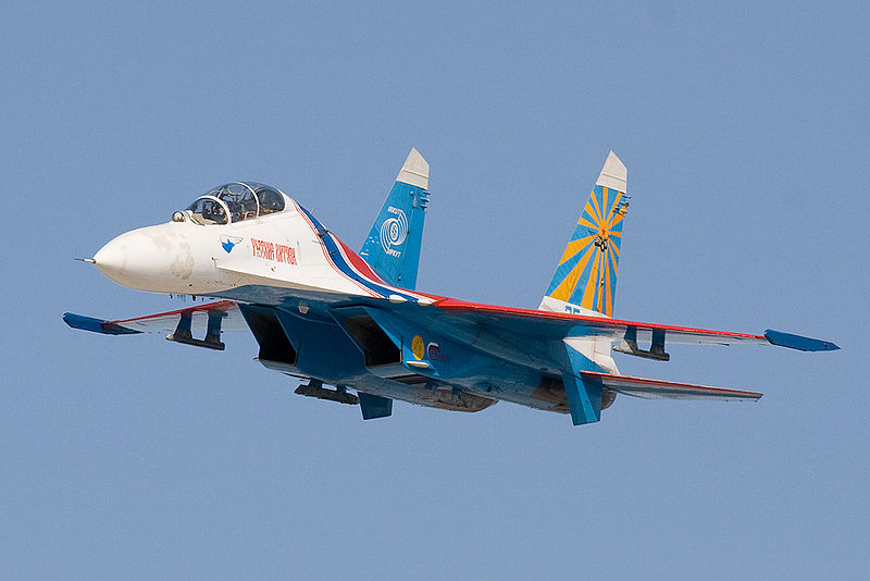 800px-Su-27_low_pass.jpg